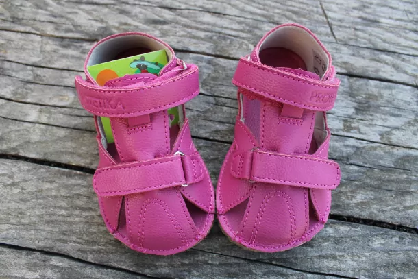 PROTETIKA ZERO FUXIA PREZUVKY č.22,31,32 BAREFOOT PAPUČKY / TOPÁNOČKY 