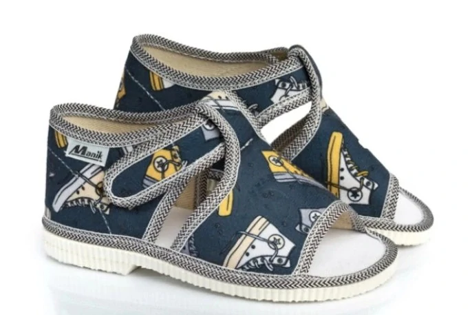 PAPUČKY SLOVENSKÉ veľké čísla s otvorenou špičkou č.32,33,35,36 MANIK- NAZO- CONVERSE TENISKY TMAVÉ