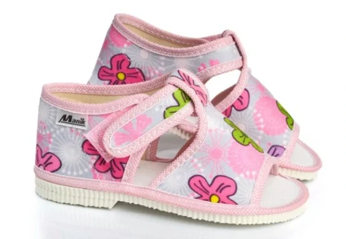 PAPUČKY SLOVENSKÉ veľké čísla s otvorenou špičkou č. 30,31,32,34,35,36 MANIK- NAZO- KVET