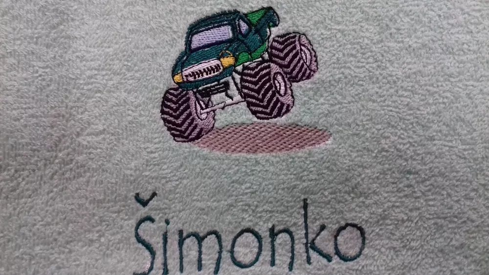 Uterák s výšivkou a s vami zvoleným menom menom 30x50 cm