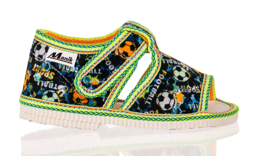 PAPUČKY SLOVENSKÉ veľké čísla s otvorenou špičkou č.31,č.32,č.33,č.34, č.35 MANIK- NAZO- FOTBAL