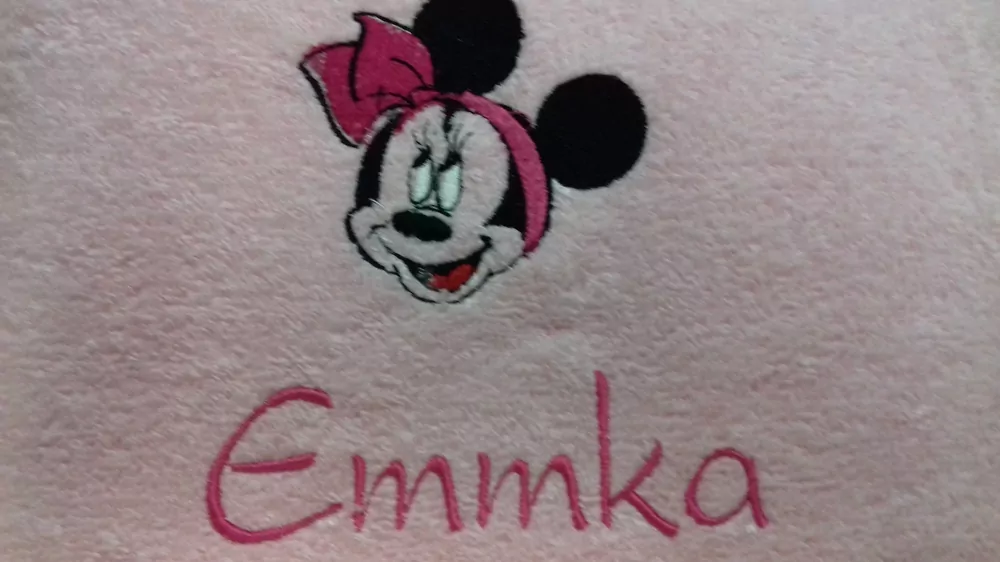 Uterák s výšivkou a s vašim menom 30x50 cm