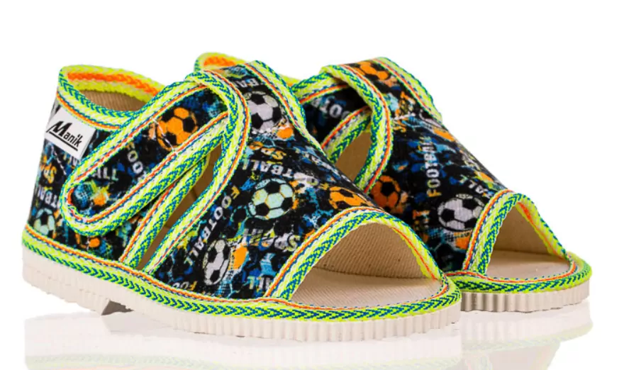 PAPUČKY SLOVENSKÉ veľké čísla s otvorenou špičkou č.31,č.32,č.33,č.34, č.35 MANIK- NAZO- FOTBAL