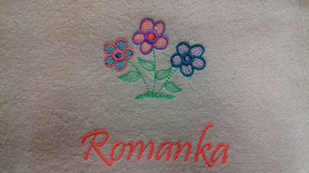 Uterák s výšivkou a s vami zvoleným menom menom 30x50 cm