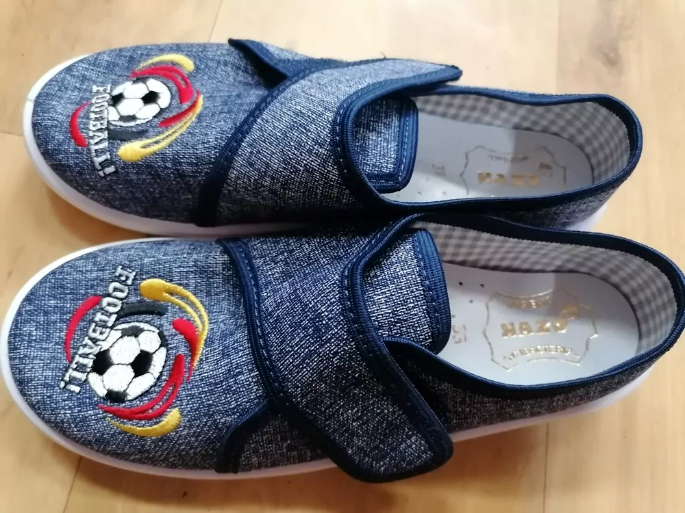 NAZO plátenky FOOTBAL, suchý zips MODRÉ č.33,-,35