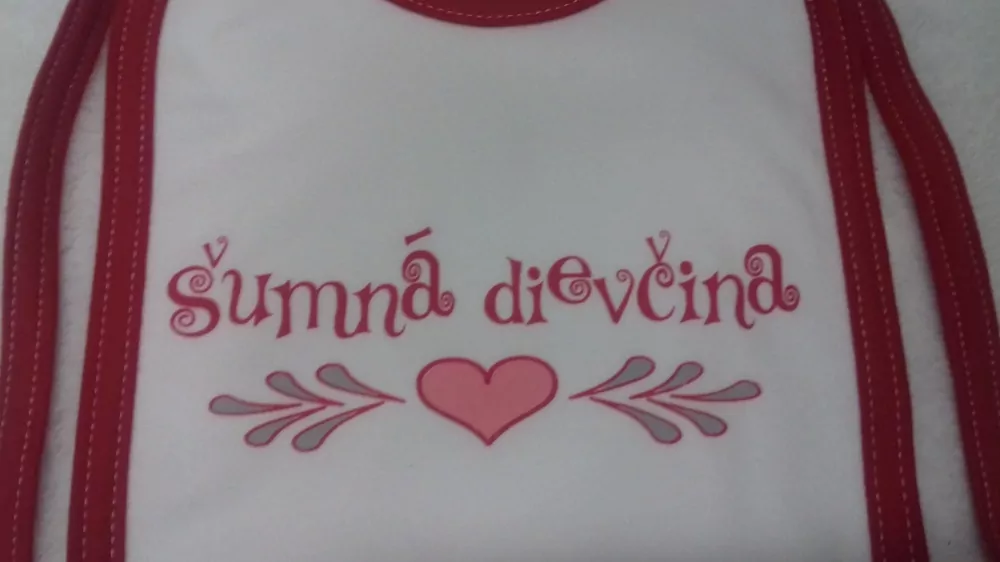 Podbradník FOLKLÓR Šumná dievčina ružový