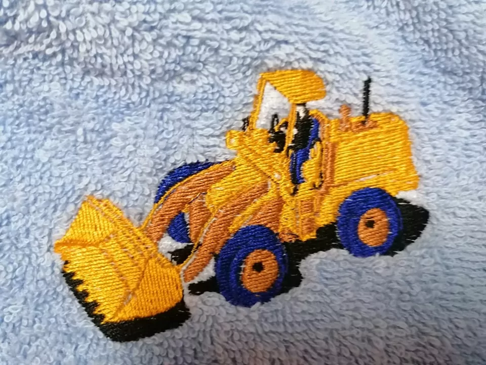 Uterák s výšivkou a s vami zvoleným menom menom 30x50 cm