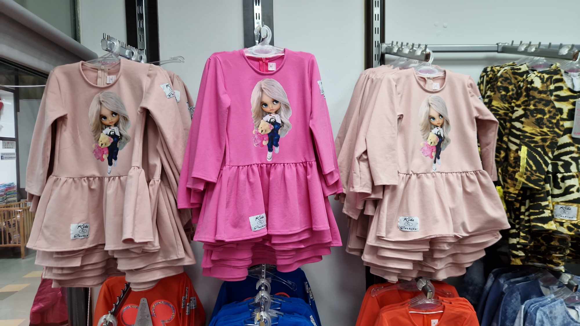 RUŽOVÉ šaty MAČIČKY , točivé zn. MAKSIO, č.98,104 tmavo ružové