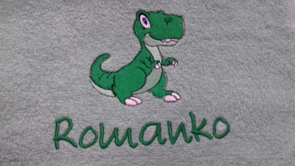 Uterák s výšivkou a s vami zvol. menom 30x50 cm