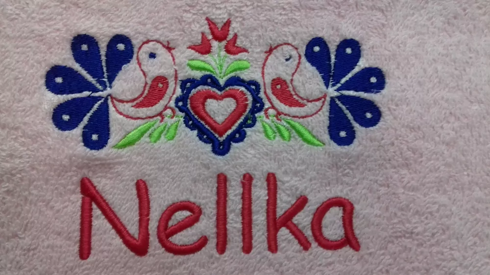 Uterák s výšivkou a s vami zvoleným menom menom 30x50 cm