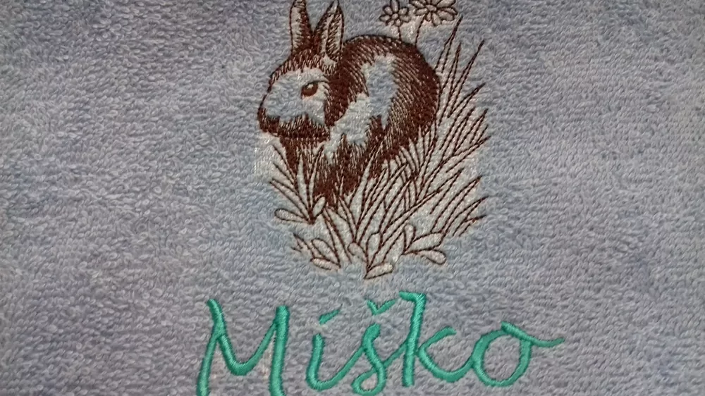 Uterák s výšivkou a s menom 30x50 cm