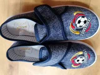 NAZO plátenky FOOTBAL, suchý zips MODRÉ č.33,-,35