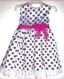 šaty mušelínové biele s modrými margarétkami č.110,116