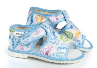 PAPUČKY SLOVENSKÉ veľké čísla s otvorenou špičkou č.31,32,34,35 MANIK- NAZO- CONVERSE TENISKY SVETLÉ